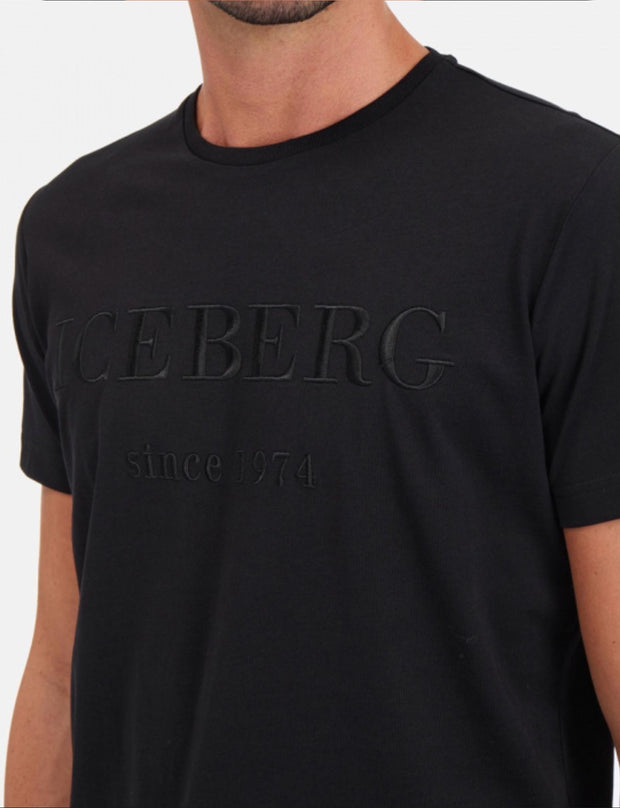 T-SHIRT WITH CONTRASTING LOGO