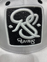 Casquette blanche satin