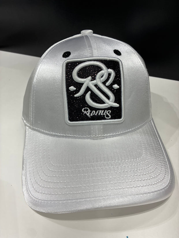 Casquette blanche satin