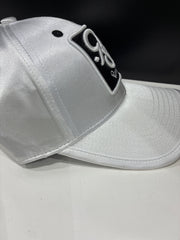 Casquette blanche satin